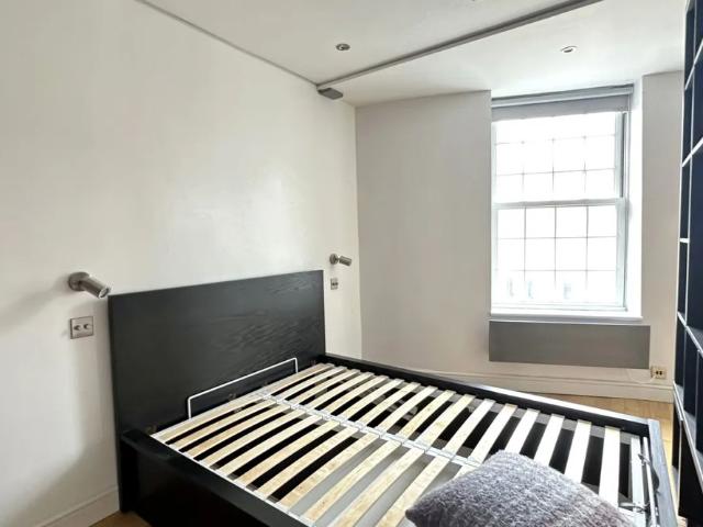 St James's Street Mews