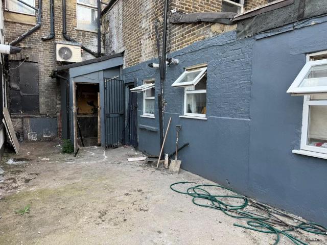 St. James's Street, London E17 Studio to rent £800 pcm £185 pw