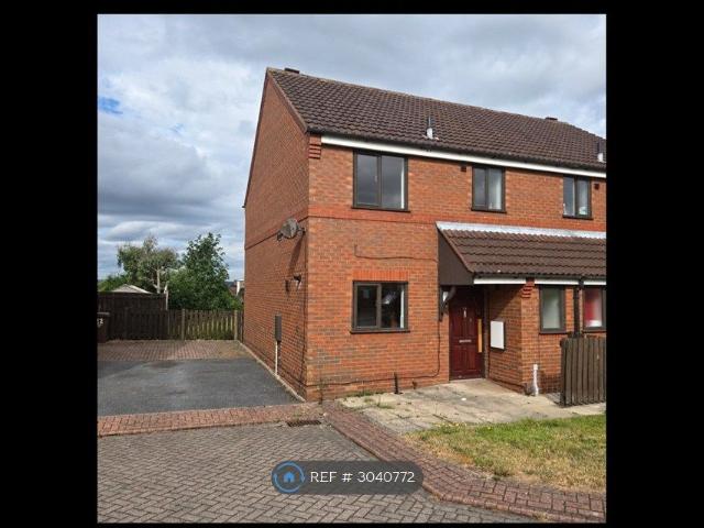 St James's Park, Wakefield WF1, 3 bed semi detached house to rent, £1,100 pcm | PrimeLocation