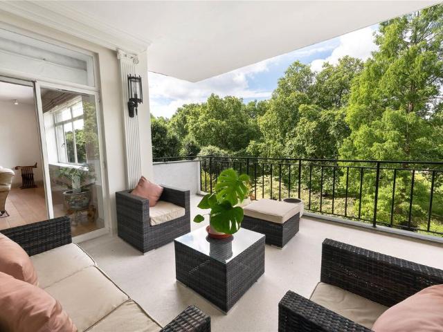 St. James's Place, London, SW1A 3 bed apartment to rent £23,833 pcm £5,500 pw