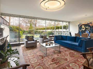 St James's, London, Greater London - Garden
