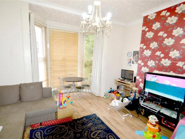 St. James's Road, Croydon, CR0 2 bed apartment to rent £1,750 pcm £404 pw