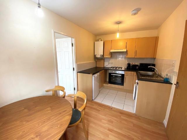 St. James's Road, Southsea 2 bed flat to rent £1,050 pcm £242 pw