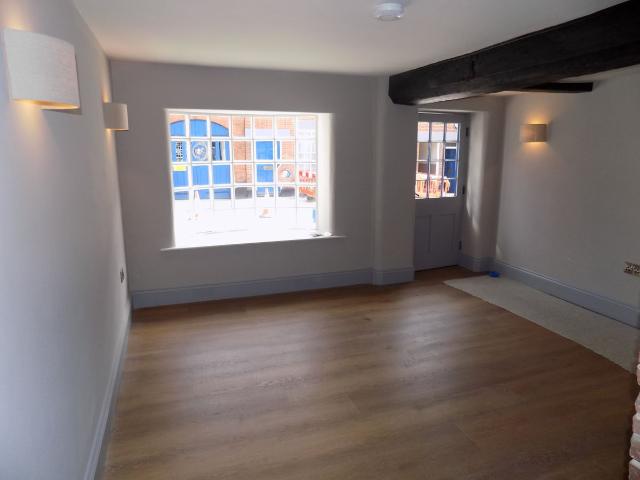 St John Street, Ashbourne, Derbyshire DE6, 2 bed cottage to rent, £1,200 pcm | PrimeLocation