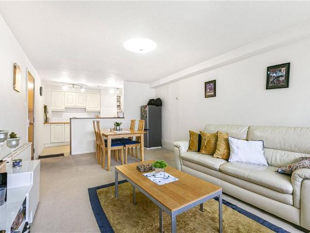 St. John’s Avenue, Putney, SW15 2AA