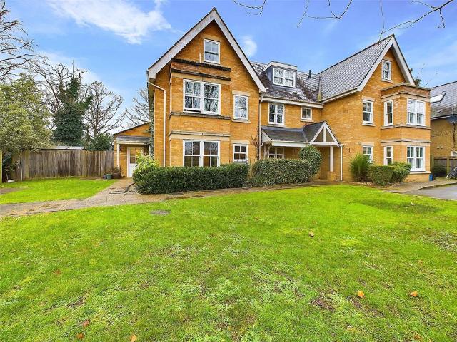 St John the Baptist Church of England Junior School, Lower Teddington Road, London, KT1 4HQ, United Kingdom | 4 bed duplex for rent #140801786 | Rentberry