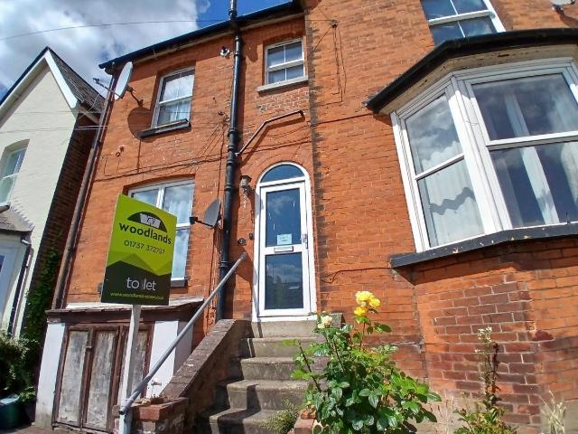 St Johns Terrace Road, Redhill RH1, 1 bed flat to rent, £1,100 pcm | PrimeLocation