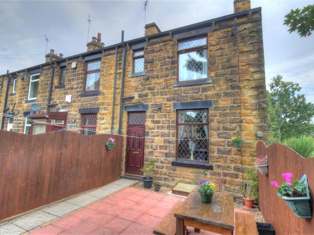 St. Johns View, Batley, West Yorkshire WF17, 2 bed end terrace house to rent, £750 pcm | PrimeLocation
