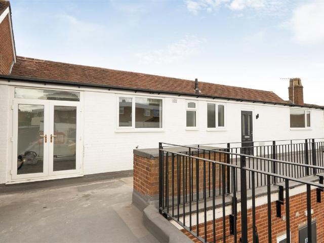 St John's Way, Knowle B93, 3 bed flat to rent, £1,350 pcm | PrimeLocation