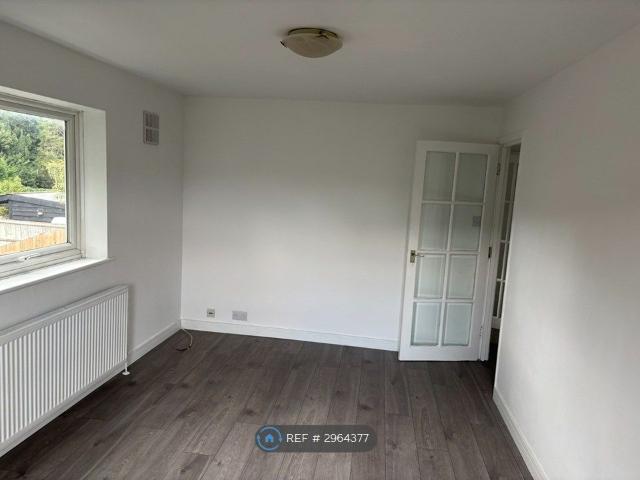 St. Johns Well Lane, Berkhamsted HP4, 2 bed flat to rent, £1,350 pcm | PrimeLocation
