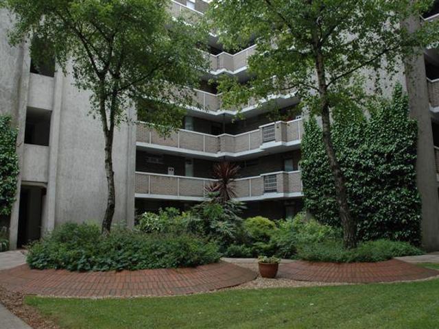 St Johns Wood One Bed Flat & Sep Lounge, Fit for 2
