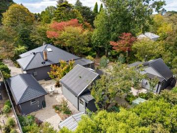 'ST JOHN'S WOOD' CHARACTER HOME WITH COTTAGES ON A STUNNING GARDEN ESTATE