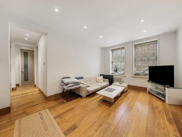 St John's Wood Court, St John's Wood. 2 bed flat to rent £2,875 pcm £663 pw