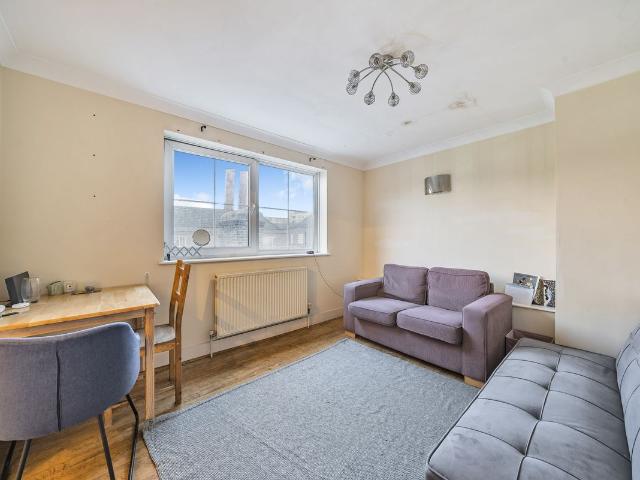 St. Johns Wood High Street, St. Johns Wood NW8, 2 bed flat to rent, £2,492 pcm | PrimeLocation