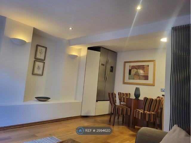 St Johns Wood, London NW8, 2 bed flat to rent, £2,570 pcm | PrimeLocation