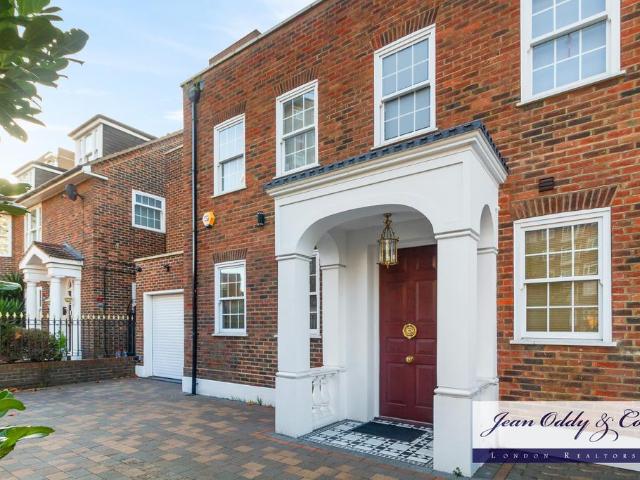 St. Johns Wood Park, London NW8 6 bed detached house to rent £19,500 pcm £4,500 pw