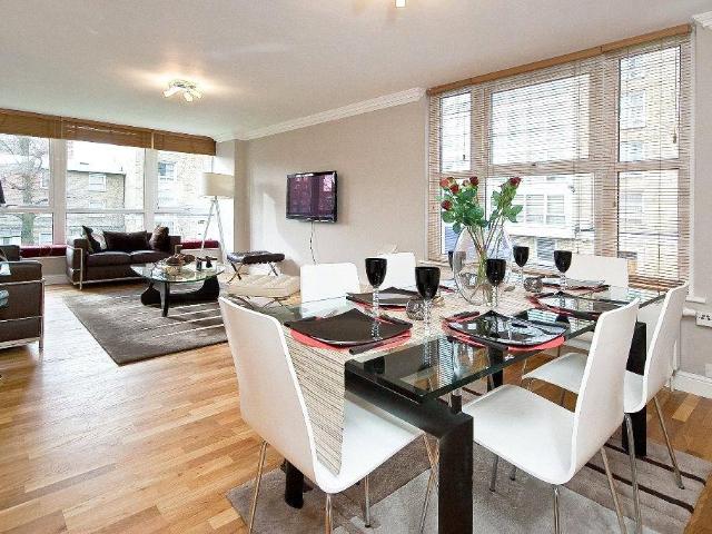 St. Johns Wood Park, London, NW8 3 bed apartment to rent £5,633 pcm £1,300 pw