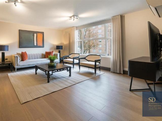 St. Johns Wood Park, London, NW8 3 bed apartment to rent £6,066 pcm £1,400 pw