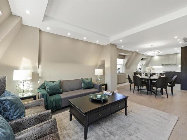 St. Johns Wood Park, London, NW8 3 bed apartment to rent £8,948 pcm £2,065 pw