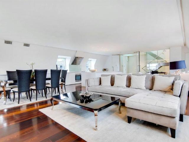 St. Johns Wood Park, London, NW8 3 bed flat to rent £11,375 pcm £2,625 pw