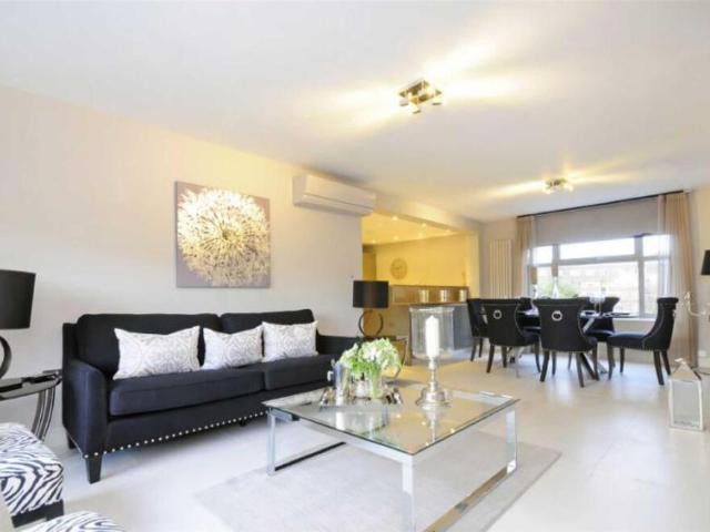 St. Johns Wood Park, London NW8 3 bed flat to rent £5,633 pcm £1,300 pw
