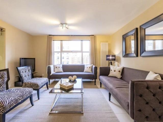 St Johns Wood Park London NW8 3 bed flat to rent £5,633 pcm £1,300 pw