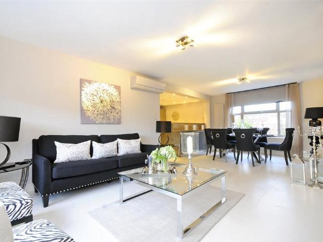 St. Johns Wood Park, St Johns Wood. 3 bed apartment to rent £5,633 pcm £1,300 pw