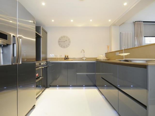 St Johns Wood Park, St Johns Wood. 3 bed flat to rent £5,633 pcm £1,300 pw