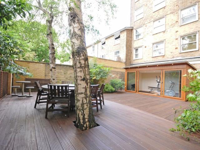 St Johns Wood Park, St Johns Wood NW8, 3 bed flat to rent, £5,850 pcm | PrimeLocation
