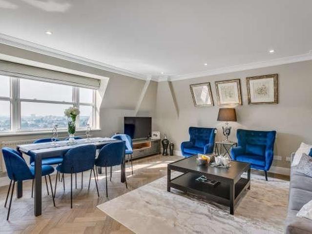 St. Johns Wood Park, St Johns Wood, NW8