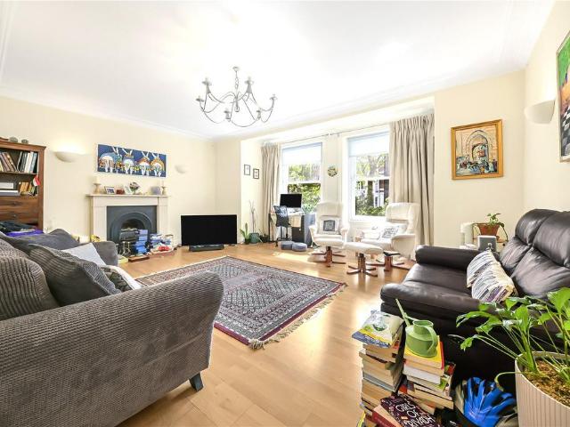 St. Johns Wood Road, London, NW8 4 bed apartment to rent £6,500 pcm £1,500 pw