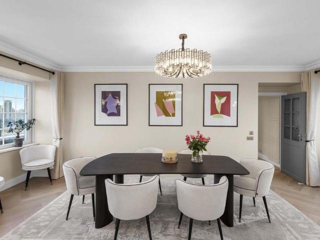 St. Johns Wood Road, London 2 bed house to rent £19,002 pcm £4,385 pw