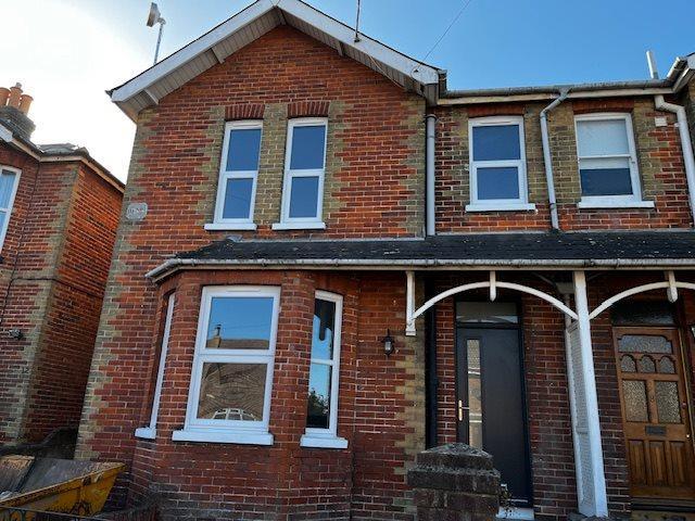 St Johns Wood Road, Ryde 3 bed semi detached house to rent £1,200 pcm £277 pw