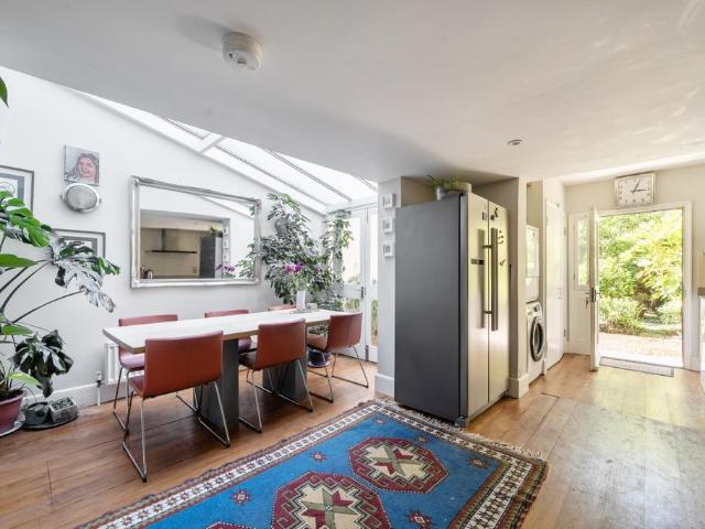 St. Johns Wood Terrace London NW8 3 bed terraced house to rent £12,500 pcm £2,885 pw