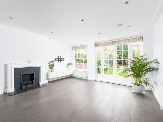 St John's Wood Terrace, St John's. 4 bed terraced house to rent £12,978 pcm £2,995 pw