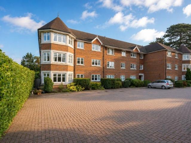 St Johns, Woking GU21, 2 bed flat to rent, £1,850 pcm | PrimeLocation