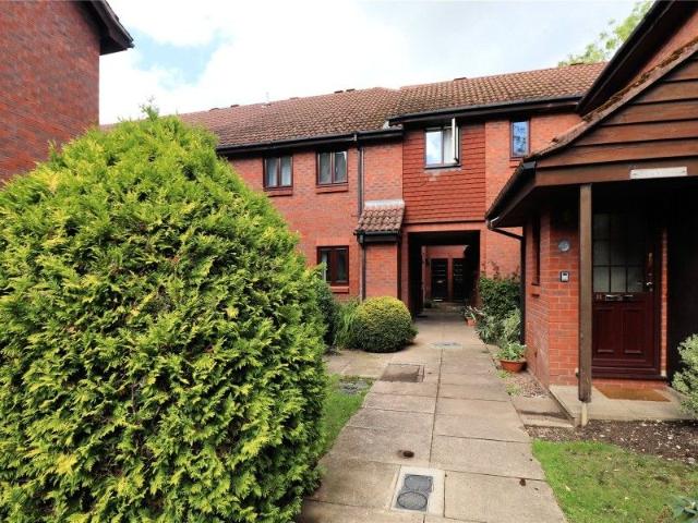St Johns, Woking, Surrey GU21, 1 bed maisonette to rent, £1,150 pcm | PrimeLocation