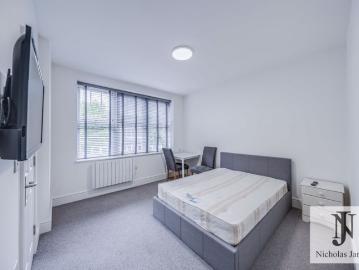 St, Johns Avenue, Friern Barnet, London N11, Studio to rent, £1,300 pcm | PrimeLocation