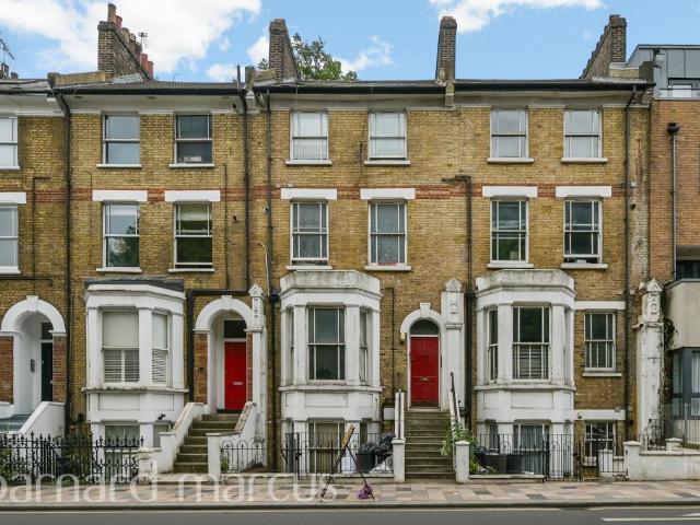 St John's Hill, London SW11, 1 bed flat to rent, £2,050 pcm | PrimeLocation