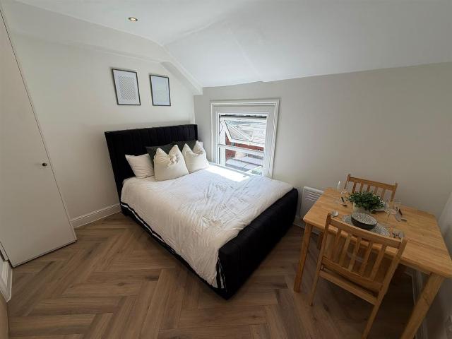 St Johns Hill, London SW11, 1 bed property to rent, £1,440 pcm | PrimeLocation