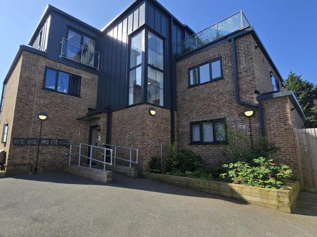 St. Johns Hill, Sevenoaks, TN13 2 bed apartment to rent £1,700 pcm £392 pw