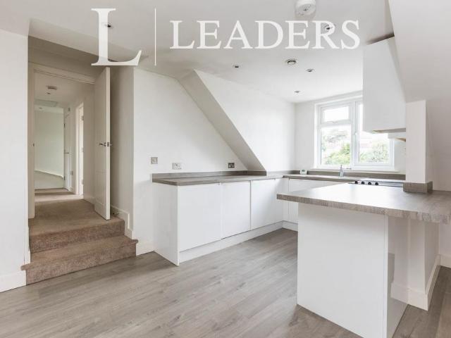 St. Johns Hill, Sevenoaks, TN13 2 bed flat to rent £1,650 pcm £381 pw