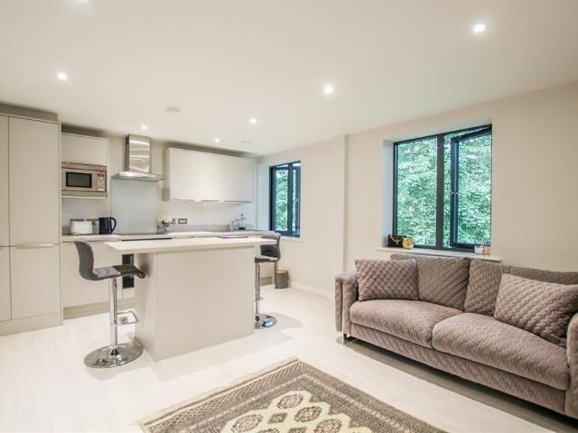 St Johns Mews 1 bed flat to rent £1,250 pcm £288 pw