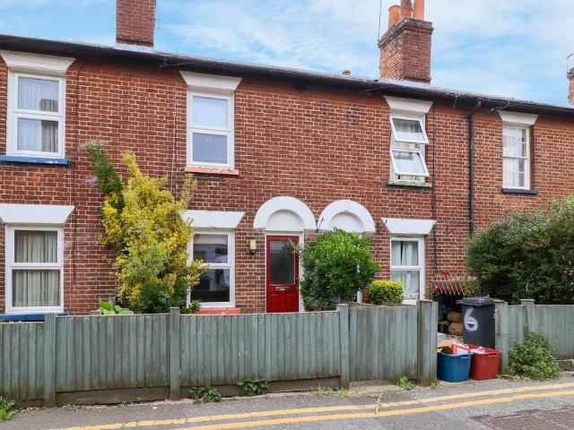 St. Johns Place, Canterbury 2 bed terraced house to rent £1,275 pcm £294 pw