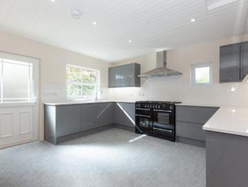 St Johns Road, Abingdon 6 bed semi detached house to rent £3,750 pcm £865 pw