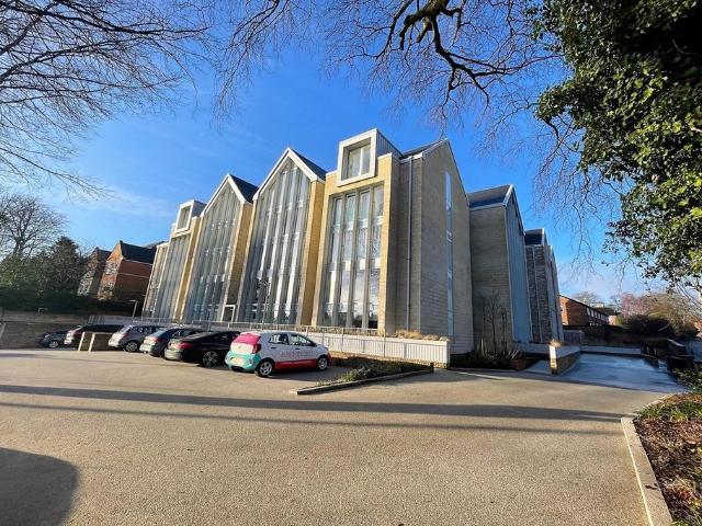 St. Johns Road, Altrincham 3 bed apartment to rent £2,950 pcm £681 pw