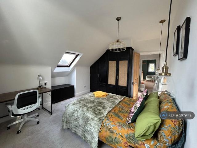 St. Johns Road, Bournemouth, BH5 1 bed in a flat share to rent £850 pcm £196 pw