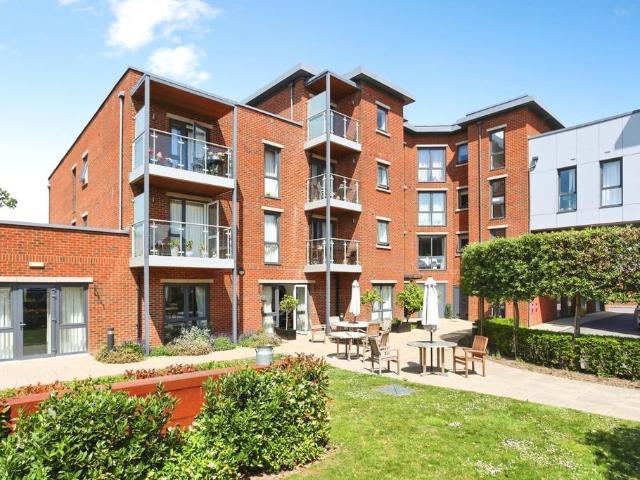 St. Johns Road, Kent TN4 2 bed flat to rent £2,250 pcm £519 pw