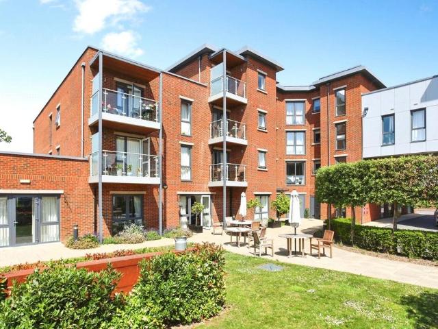 St. Johns Road, Kent TN4 2 bed flat to rent £3,000 pcm £692 pw