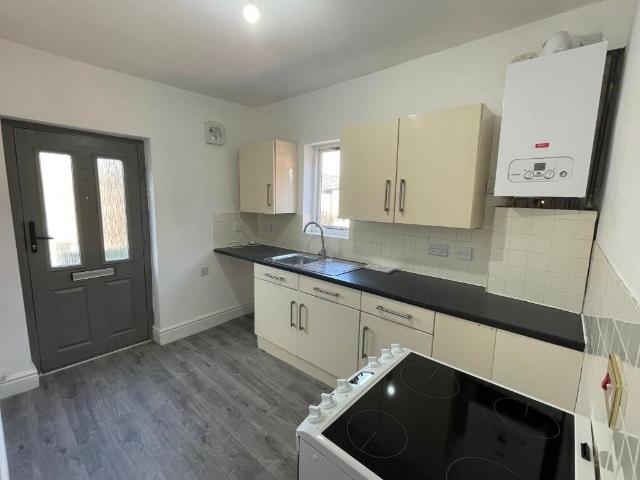 St. Johns Road, Liverpool L22, 1 bed flat to rent, £800 pcm | PrimeLocation